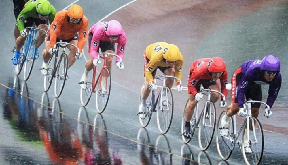 雨天時のレース画像